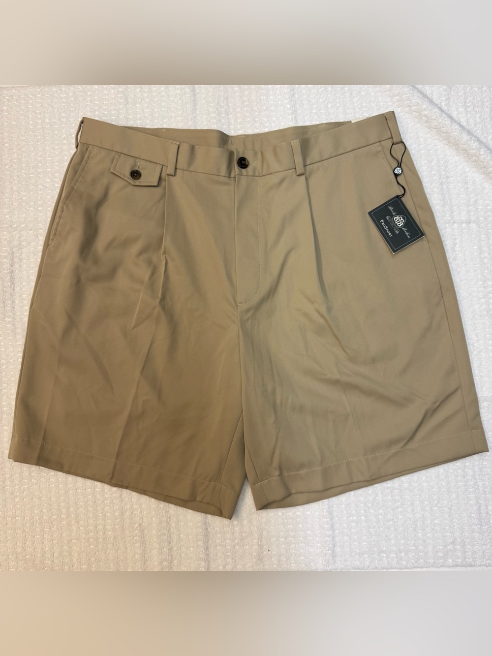 Brooks Men's Tan Flat-Front Shorts